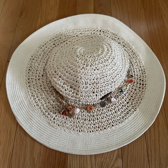 Panama Jack Accessories - Panama Jack crocheted Toyo big rim sun hat with shells. Off white. One size.